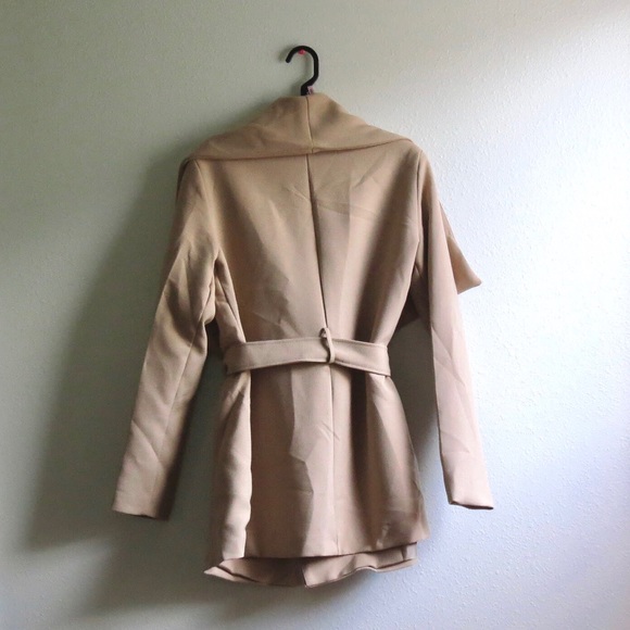 Gorgeous Fashion Nova Jacket - Picture 4 of 4